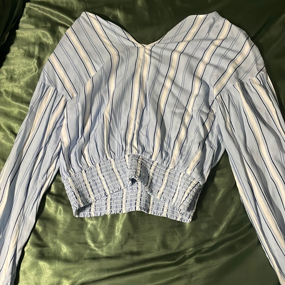 SO BRAND SIZE M BLUE AND WHITE